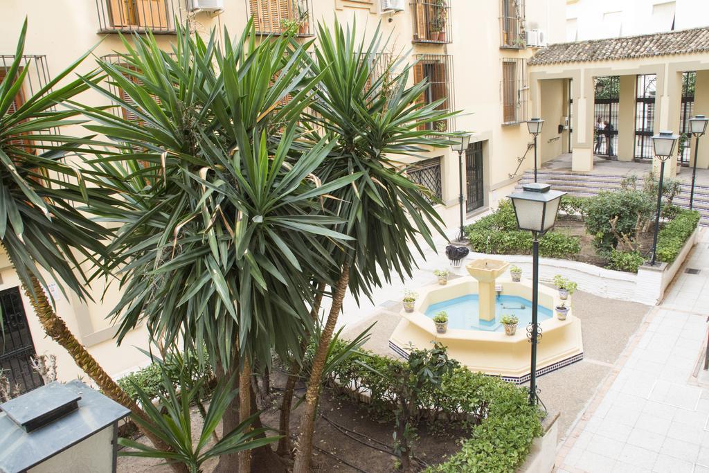 Apartamentos Sevilla Palace エクステリア 写真
