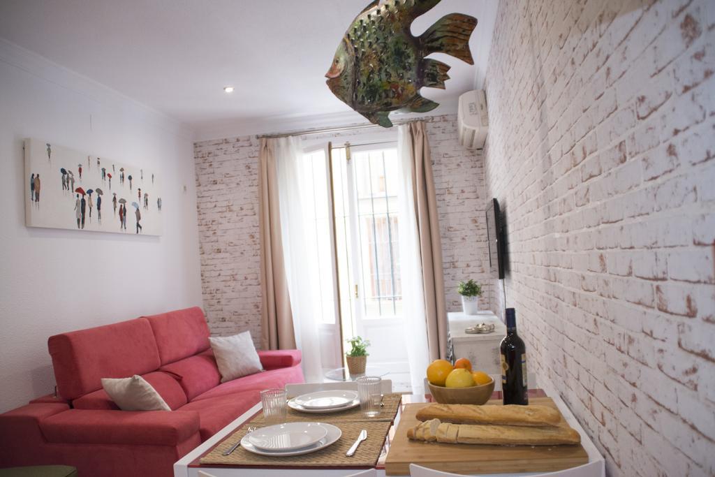 Apartamentos Sevilla Palace エクステリア 写真