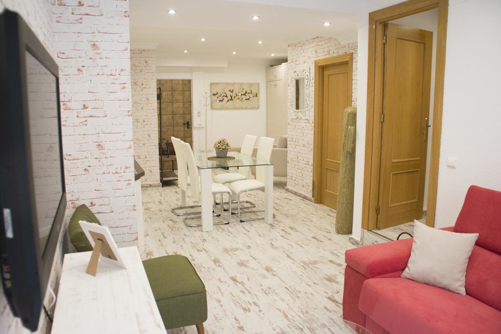 Apartamentos Sevilla Palace エクステリア 写真