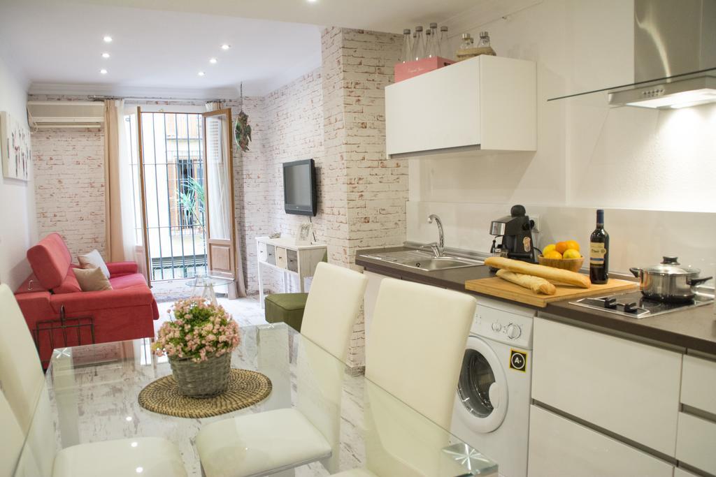 Apartamentos Sevilla Palace エクステリア 写真